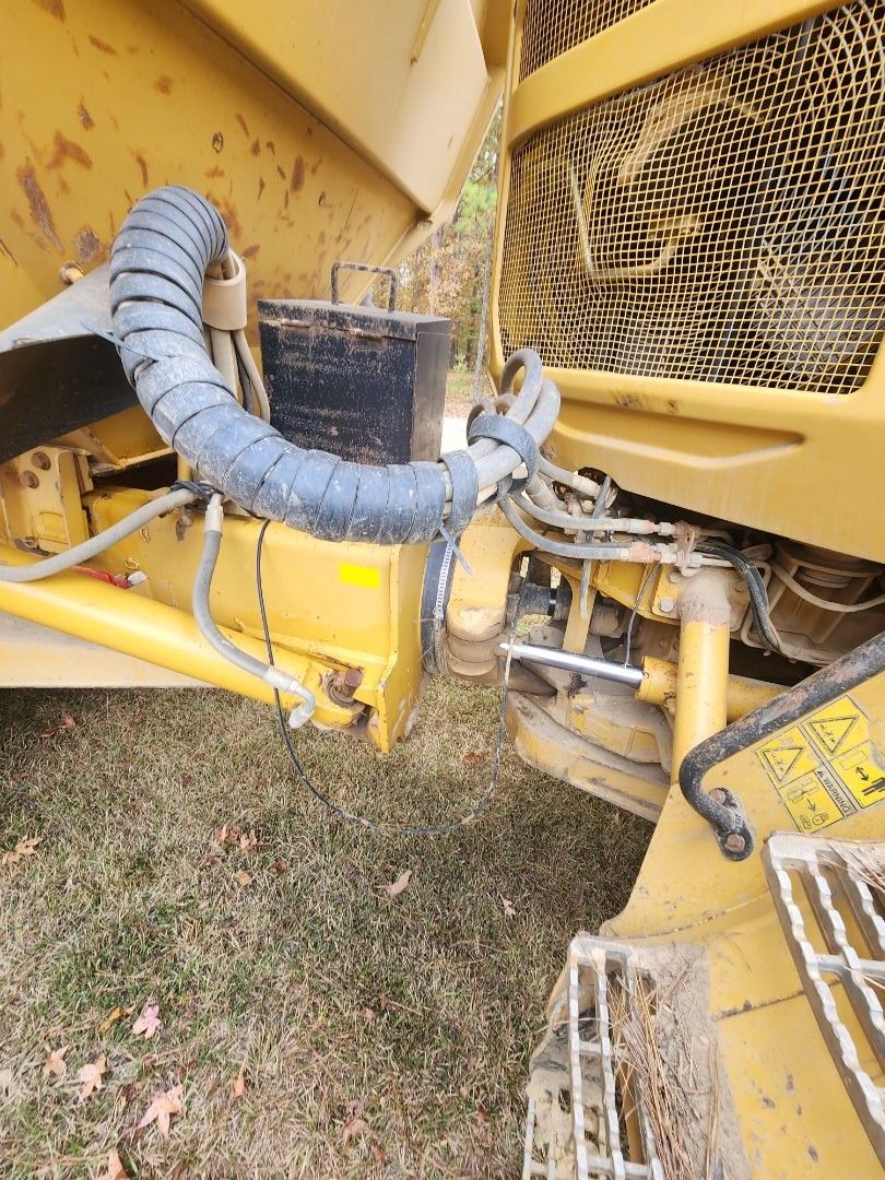 2012 CATERPILLAR 725 - Image 9